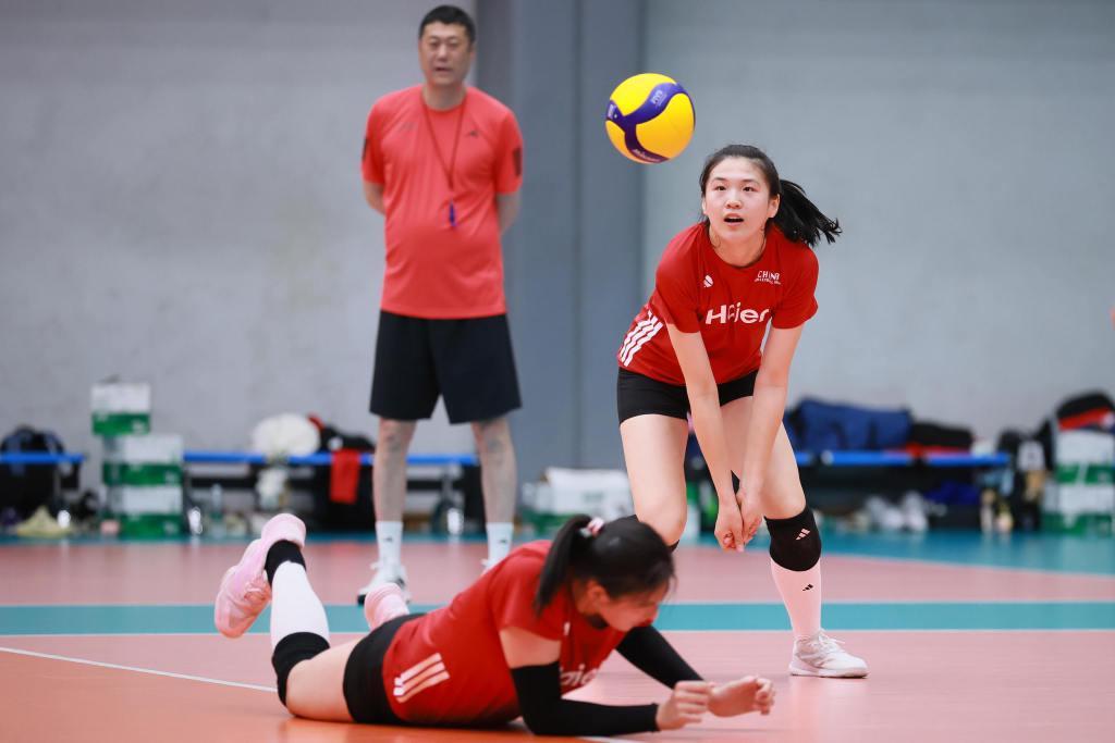 杏彩体育-体坛联播｜中国女排、中国女足今日出战，U19男足遭遇失利